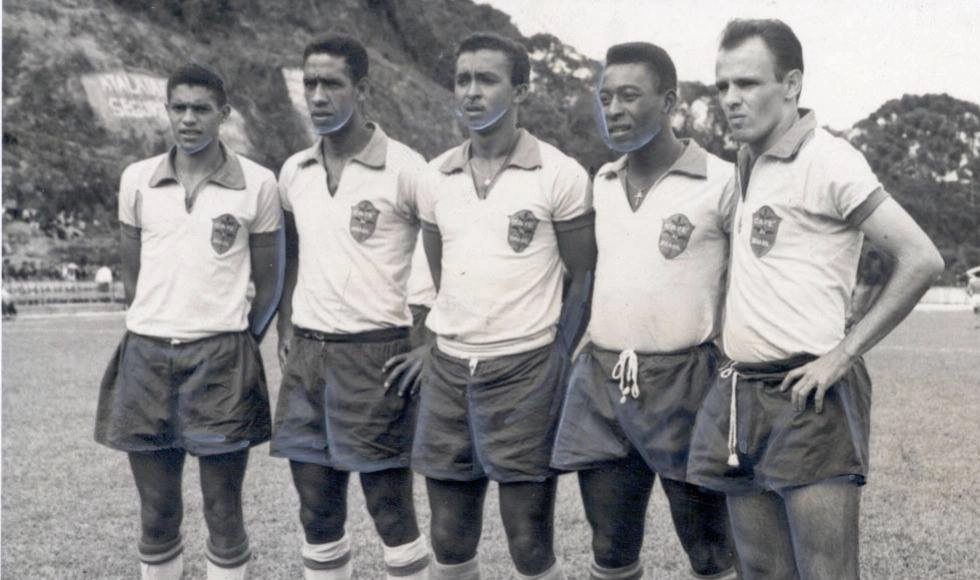 Treinamento da seleção brasileira. Da esquerda para a direita: Jair da Costa, Mengálvio, Quarentinha, Pelé e Pepe