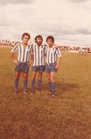 Ivan Surdão, Édson Dino e Maé