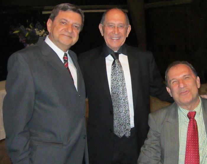 Sagrados nomes do jornalismo: S&eacute;rgio Barbalho, Jos&eacute; Silv&eacute;rio e Osmar Santos na festa Associa&ccedil;&atilde;o dos Cronistas Esportivos de 2011. Foto Acervo S&eacute;rgio Barbalho
