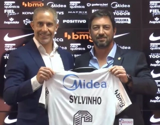 Treinador do Timão assinou contrato até o fim de 2022. Foto: Corinthians TV/Reprodução