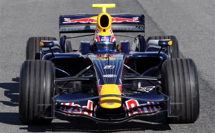 O RB4 pilotodo por Mark Webber, em 2008. Foto: UOL