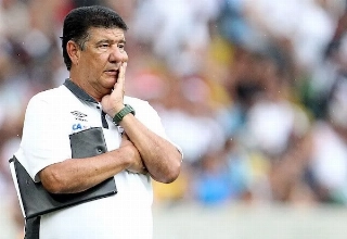 Técnico diz que viu "nada" no São Paulo, afirmou que times do Rio estão "caidinhos" e reclamou dos dirigentes