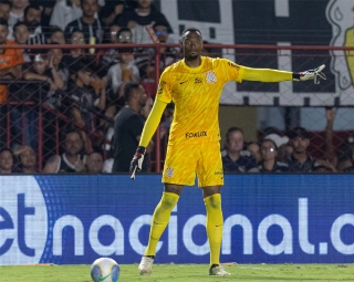 Goleiro foi um dos destaques no empate contra o Atl&eacute;tico Goianiense. Foto: Rodrigo Coca/Corinthians