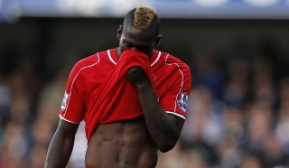 Balotelli será investigado pela polícia por ameaçar uma mulher