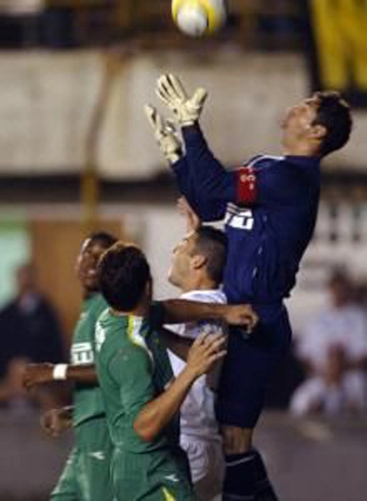 S&eacute;rgio sempre substituiu Marcos a altura, quando o Santo goleiro n&atilde;o participava dos jogos, por contus&atilde;o ou nas convoca&ccedil;&otilde;es para a Sele&ccedil;&atilde;o Brasileira. Nessa partida, em 2004, o Palmeiras goleou o Santos, em Plena Vila Belmiro, por 3 a 0. A equipe da baixada contava com Diego, Robinho, Renato e Elano. Mas, S&eacute;rgio impediu que os Meninos da Vila balan&ccedil;assem a rede do Verd&atilde;o