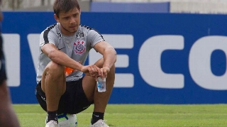 Sem jogar no Corinthians há seis meses, Romero tem apenas mais três semanas de contrato