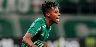 Tchê Tchê em ação durante jogo do Palmeiras contra o Santo André