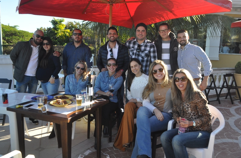 Paulo Moreira e sua esposa Carol, Rogério Júlio (da Quantum) com sua esposa Lu, Marcelo Reis (da Quantum) com sua esposa Luciana, Wellington Fernandes, Maurício Bueno, Willian Fernandes, Lilian Teodoro (do Empório Coisas de Minas), Sil e Juliana Lisa 