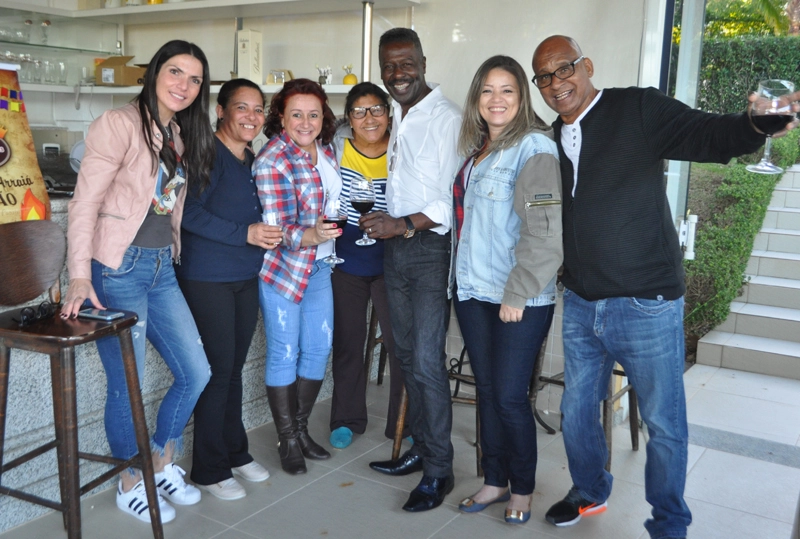 Roberta Peporine, Silvana, Suely Milani, Dona Vanda, Gerson Vitório, Néia Andrés e Azeitona