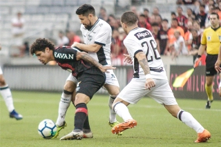 Atlético-PR empata com o Ceará e desperdiça chance de entrar no G-6