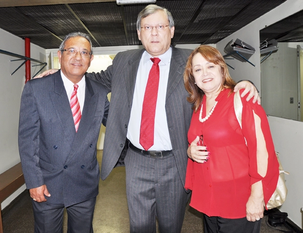 Ex-apresentadora da Rádio Joven Pan AM na palestra de Milton Neves na Faculdade Anhanguera em Limeira-SP dia 29 de outubro de 2010