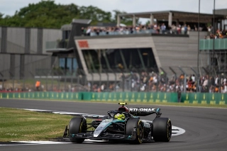 Heptacampeão chegou ao seu 104º triunfo na categoria. Foto: Mercedes-AMG Petronas F1