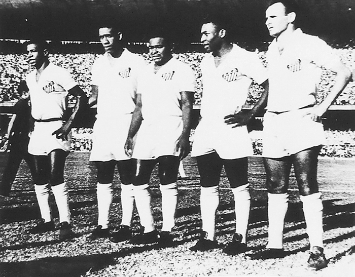 Da esquerda para a direita, Dorval, Mengálvio, Coutinho, Pelé e Pepe. Foto enviada por Renato Meneses Fernandes