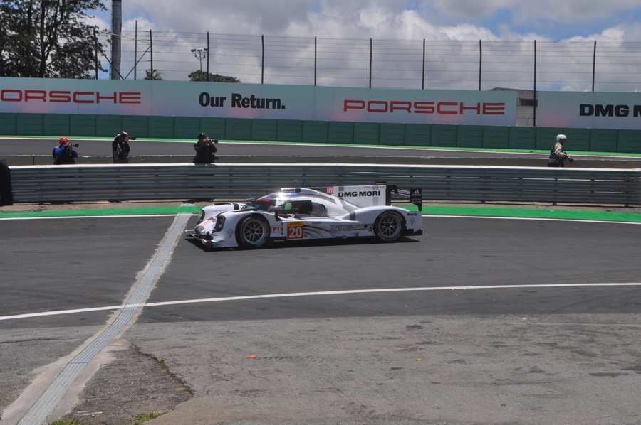 Em 28 de novembro de 2014, sexta-feira, primeiro dia de treinos livres para as 6 Horas de S&atilde;o Paulo, em Interlagos, com seu Porsche 919 Hybrid. Foto: Marcos J&uacute;nior Micheletti/Portal Terceiro Tempo