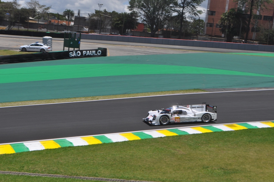 Em 28 de novembro de 2014, sexta-feira, primeiro dia de treinos livres para as 6 Horas de S&atilde;o Paulo, em Interlagos, com seu Porsche 919 Hybrid. Foto: Marcos J&uacute;nior Micheletti/Portal Terceiro Tempo