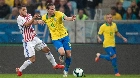 Filipe Luís não participa de treino do Brasil e será reavaliado para semi