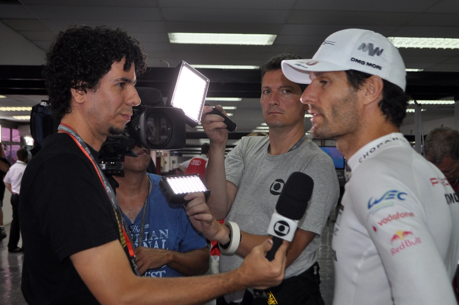 Em 29 de novembro de 2014, final de semana das 6 Horas de S&atilde;o Paulo, do WEC, em Interlagos,  sendo entrevistado pelo jornalista brasileiro Alexander Gr&uuml;nwald. Foto: Marcos J&uacute;nior Micheletti/Portal Terceiro Tempo