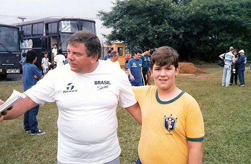 Luciano do Valle (esq) e o f&atilde; F&aacute;bio Sinegaglia, no final dos anos 80