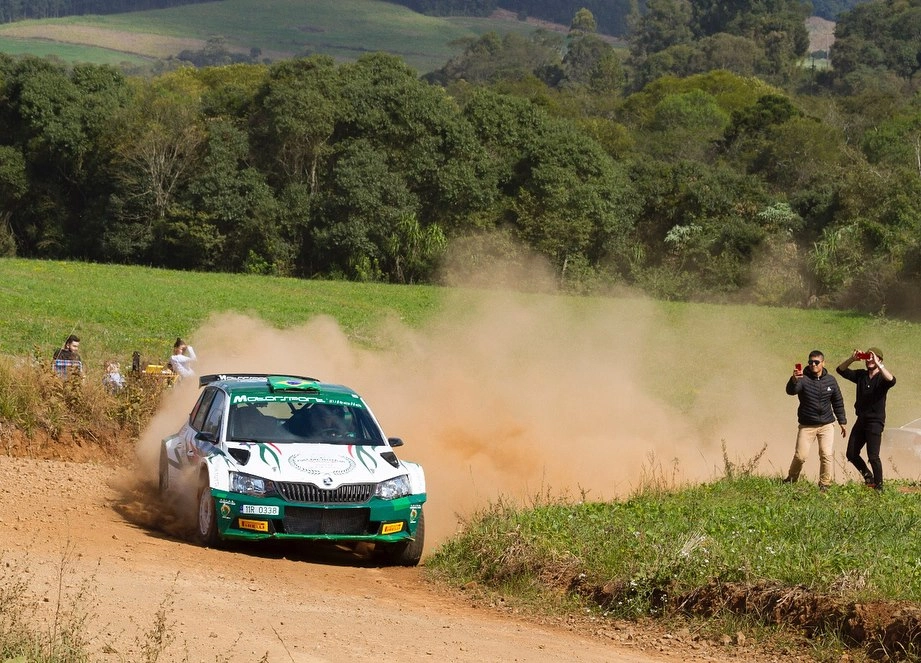 Em 26 de maio de 2018, pilotando seu Skoda Fabia R5 no Rally de Erechim-RS.  Foto: arquivo pessoal de Paulo Nobre