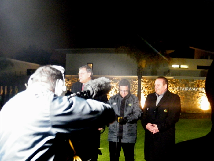 Ao lado de Milton Neves est&atilde;o Luciano do Valle e Fernando Fernandes, ao vivo, na TV Bandeirantes, direto da Concentra&ccedil;&atilde;o da Sele&ccedil;&atilde;o Brasileira na Copa do Mundo de 2010. Foto: Chico SanTTo / Terceiro Tempo