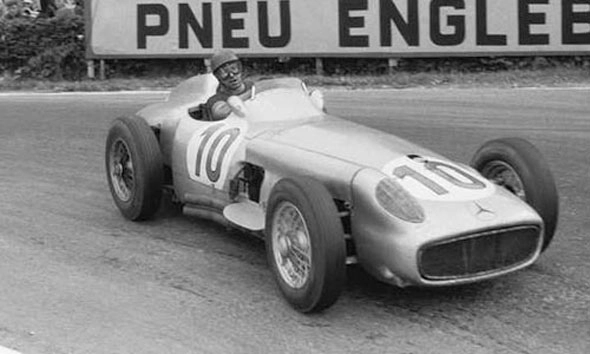 Com a Mercedes, Fangio foi soberano, ganhando dois títulos pela escuderia alemã