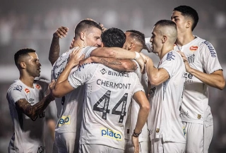 Jogadores do Peixe vibram após gol contra o Coritiba na última rodada. Foto: Raul Baretta/ Santos FC