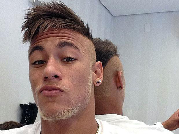 Neymar ousa descolore a barba e fica a cara de Abel Xavier