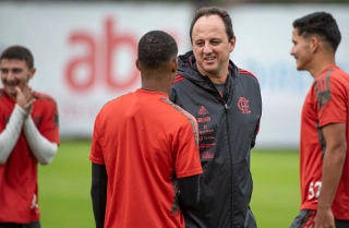 Rogério Ceni durante atividade no Ninho do Urubu. Foto: Alexandre Vidal/Flamengo