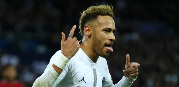 Neymar volta a jogar pelo PSG após seis meses parado e marca dois gols, Esporte