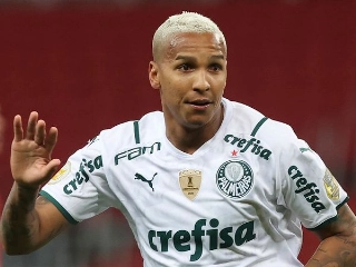 Centroavante alviverde tem dois gols em seu retorno ao clube. Foto: Cesar Greco