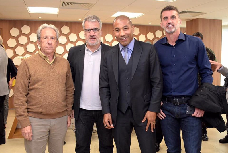 Zé Mario, Alfredo Sampaio, Mauro Silva e Mancini. Reprodução Facebook/Alfredo Sampaio