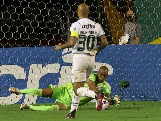 O volante Felipe Melo é um dos jogadores que não deve seguir no clube em 2022. Foto: Cesar Greco