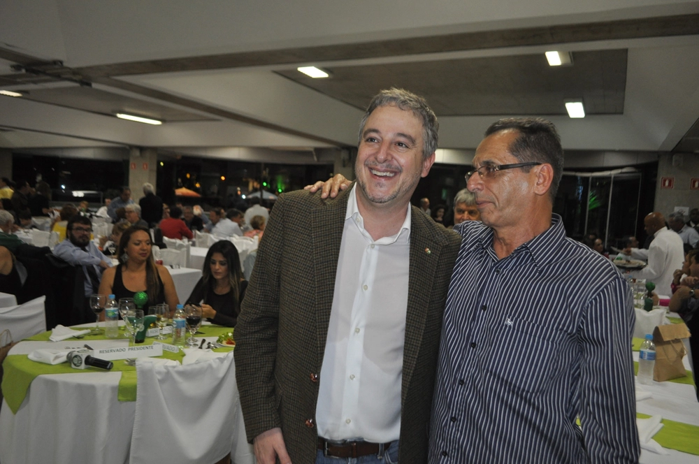 Paulo Nobre e Toninho na festa em homenagem aos ex-jogadores do Palmeiras, em 20 de setembro de 2014, no restaurante do Parque Aquático do Palestra Itália. Foto: Marcos Júnior/Portal TT