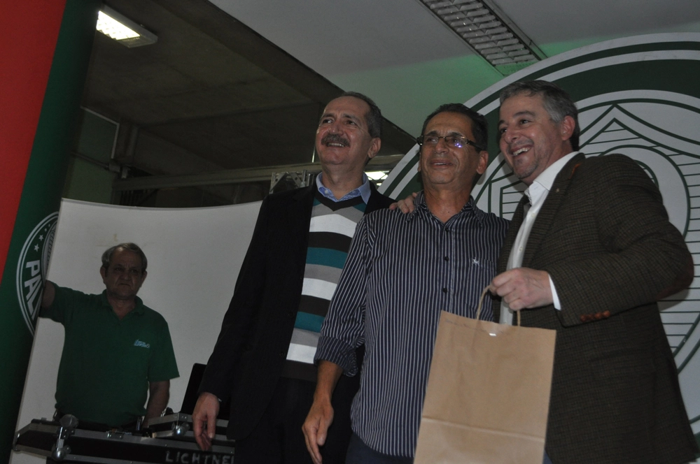 Aldo Rebelo, Toninho e Paulo Nobre na festa em homenagem aos ex-jogadores do Palmeiras, em 20 de setembro de 2014, no restaurante do Parque Aquático do Palestra Itália. Foto: Marcos Júnior/Portal TT