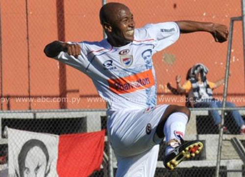 Inca - Ex-meia do S&atilde;o Bento e futebol paraguaio