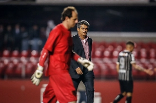 O duelo provavelmente será o último entre Ney Franco e Rogério Ceni – o goleiro tem contrato até o fim da temporada e pretende se aposentar depois disso