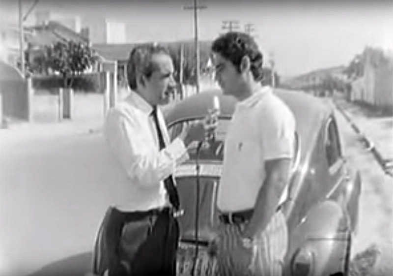 Em maio de 1970, em uma pacata rua do Brooklin, zona sul de São Paulo, Gerdi Gomes entrevista Rivellino, às vésperas da Copa do México. Foto: Reprodução