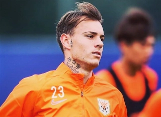 Atacante de 24 anos está livre após deixar a China. Foto: Instagram/Reprodução