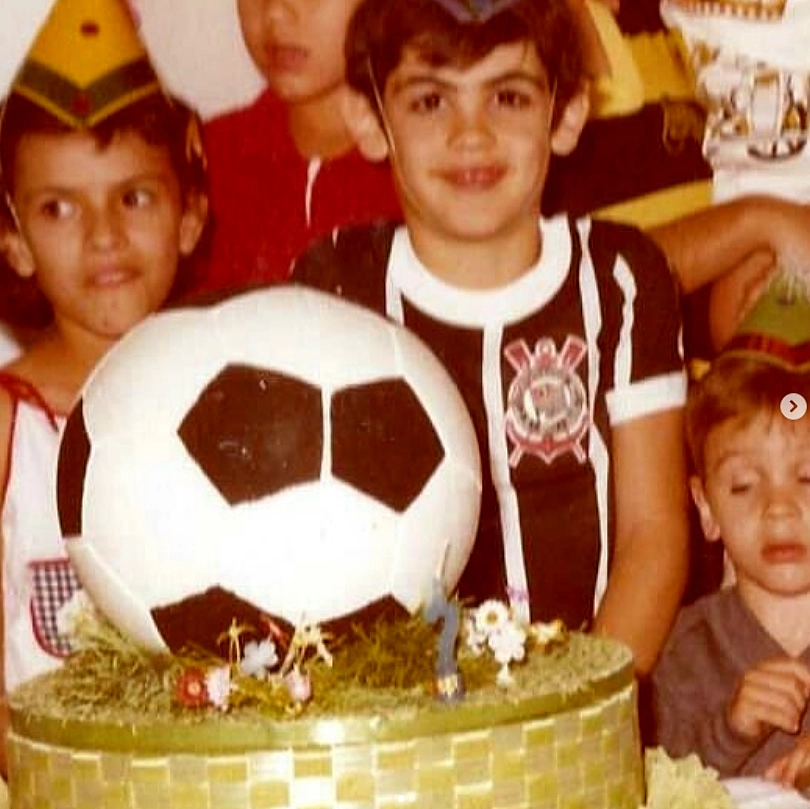 Anivers&aacute;rio personalizado do pequeno corintiano Finazzi no final dos anos 70. Foto: arquivo pessoal de Finazzi