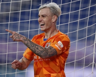 Atacante de 24 anos aguarda rescisão na China para ser jogador do Timão. Foto: Instagram/Reprodução